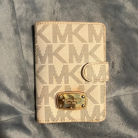 Michael Kors Handbags - Michael Kors wallet and card holder